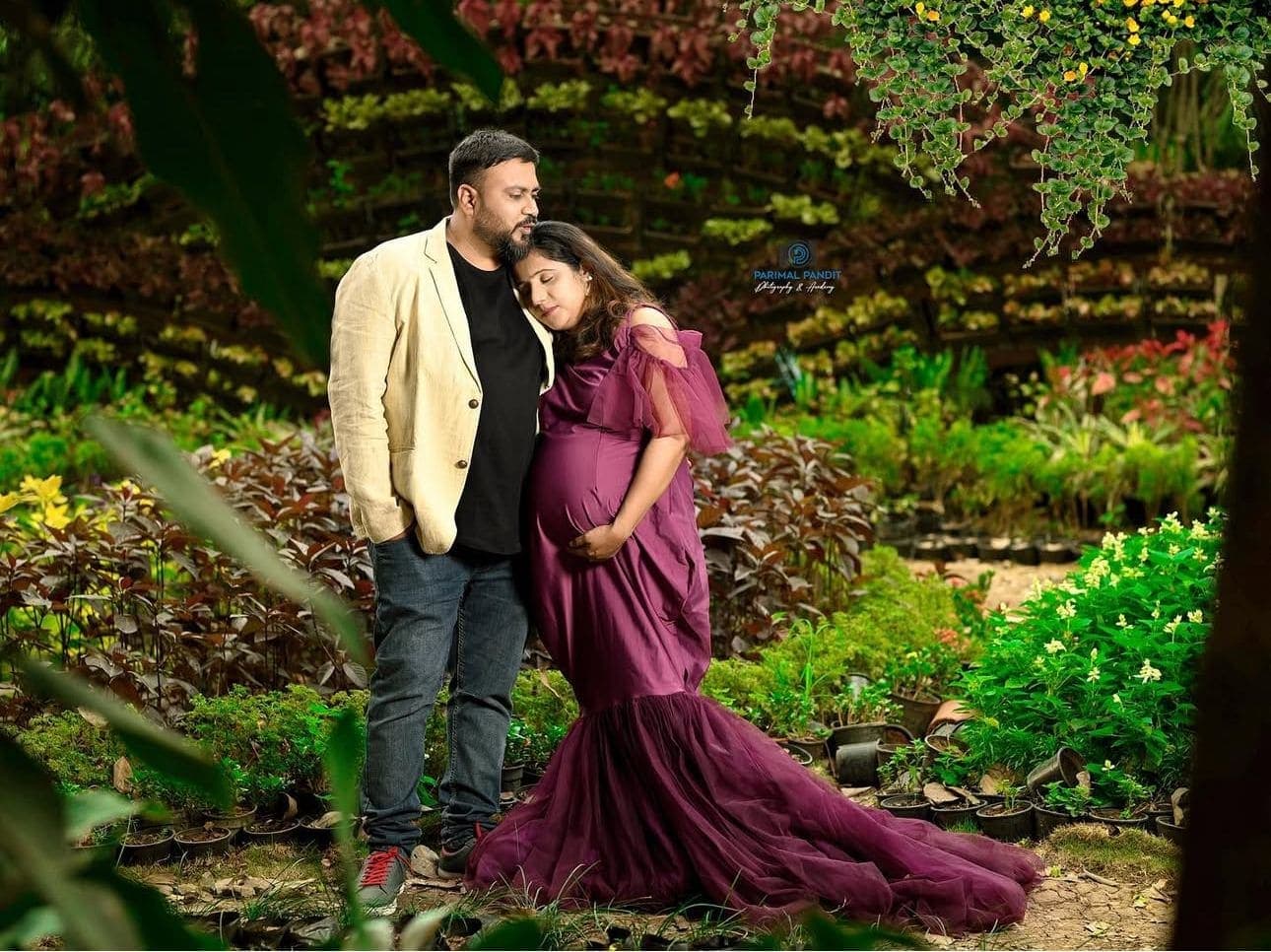 Outdoor Maternity Shoot 🌿 photoshoot theme preview
